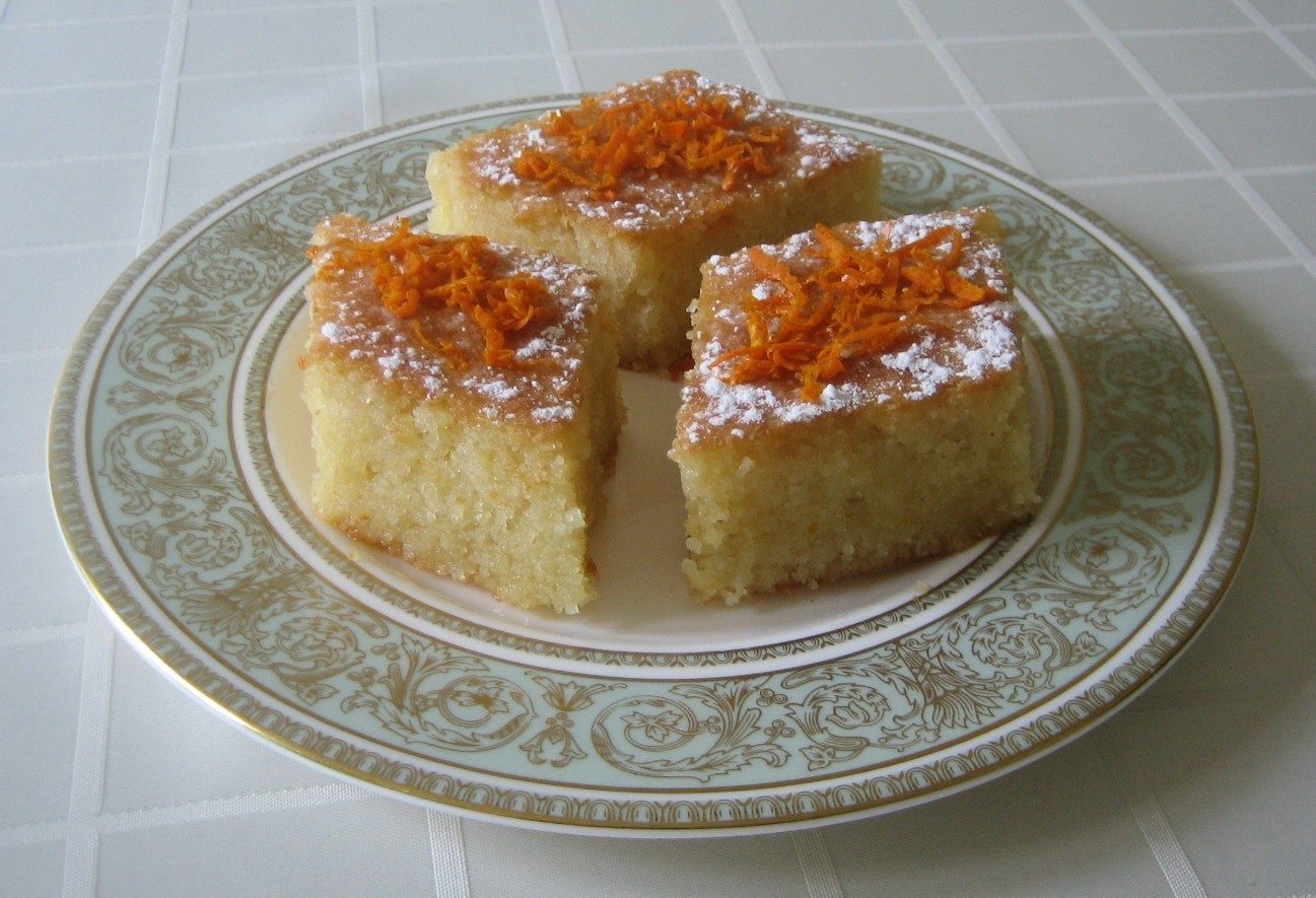 Portakallı Revani (Semolina sponge soaked with an orange syrup)