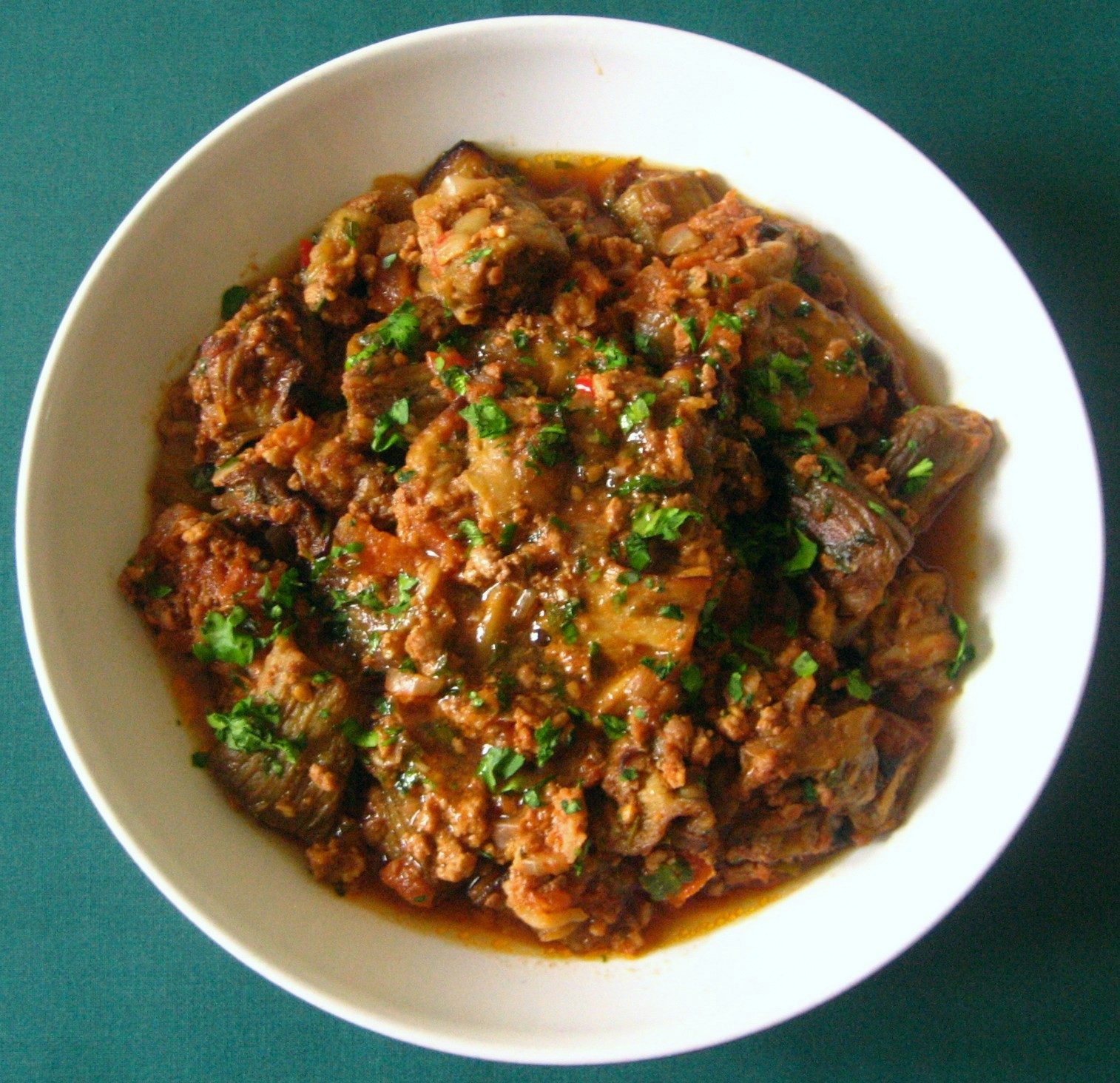 Aubergines in a minced beef and tomato sauce