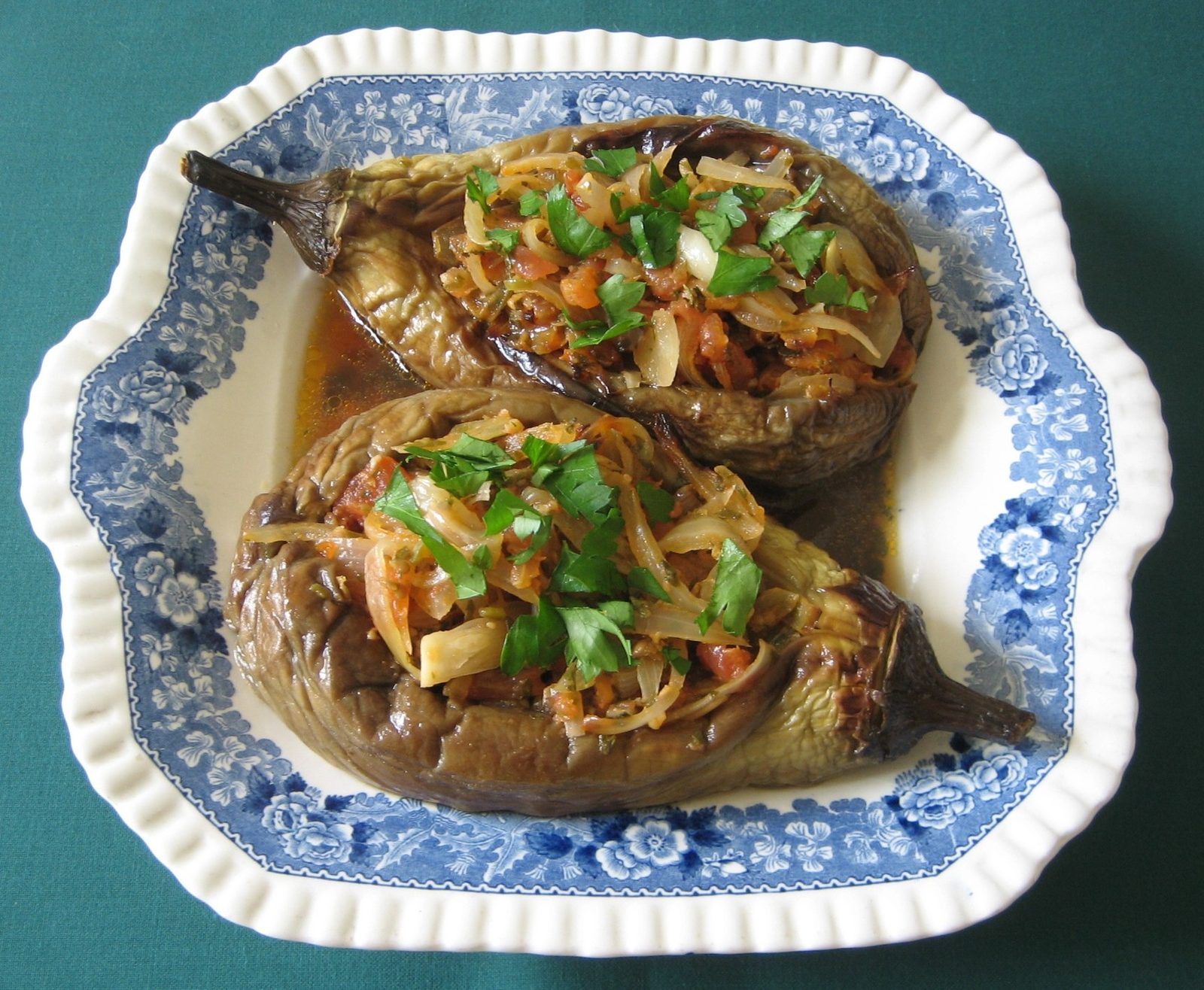 Aubergines stuffed with onions & tomatoes (Ýmam Bayýldý)