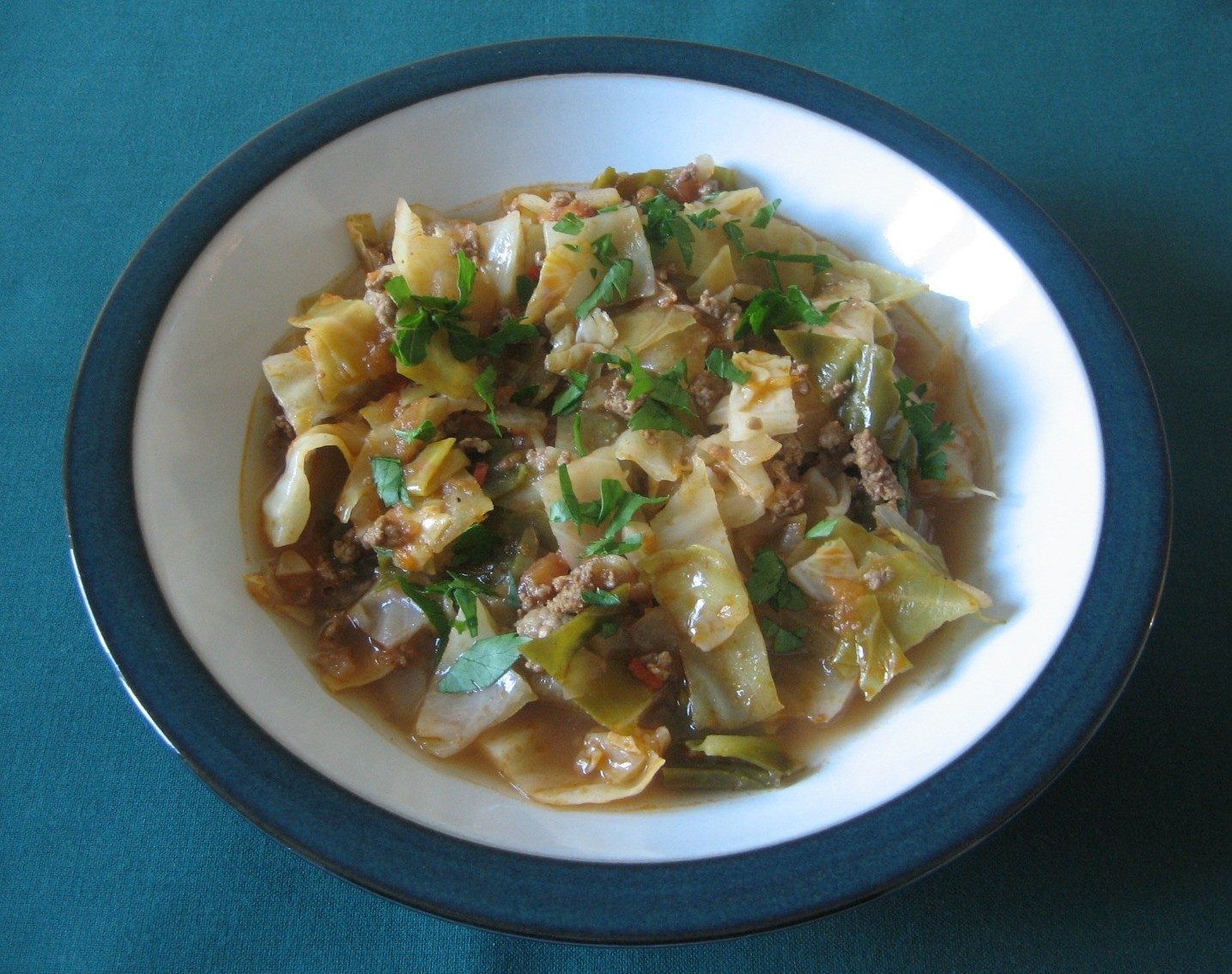 Cabbage with minced lamb and chilli (Kapuska)
