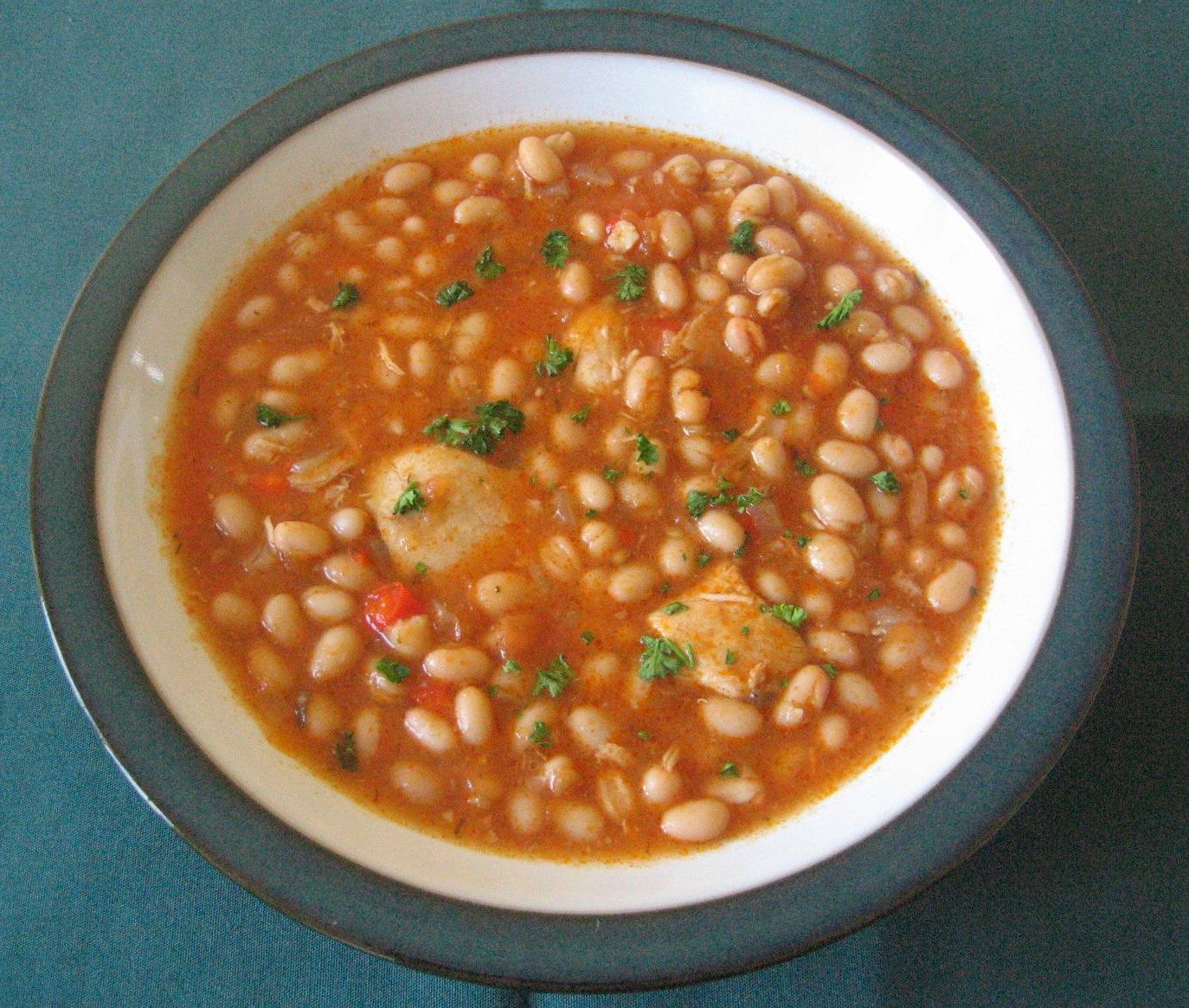 Kuru Fasulye (Haricot Beans with chicken in a Tomato Sauce)
