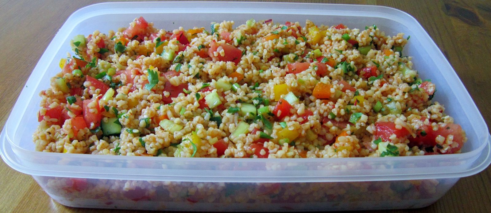 Bulgur wheat salad (Kýsýr)