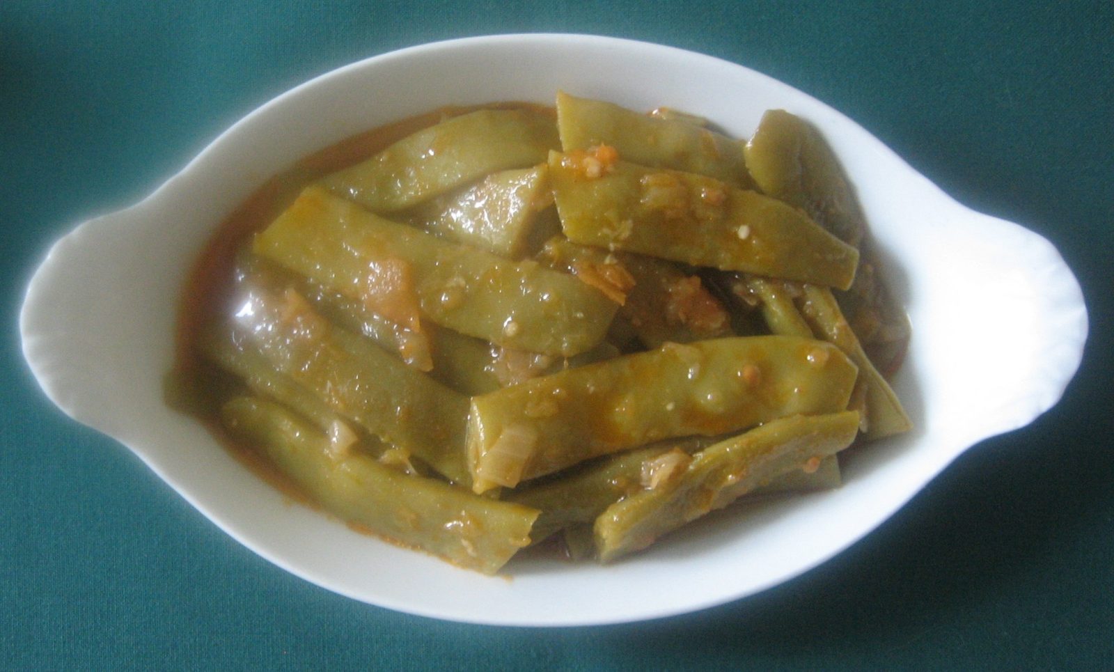 Green Beans with tomatoes and onions in olive oil (Zeytinyağlı Fasulye)