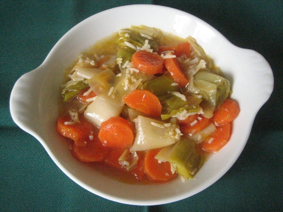 Leeks and Carrots in olive oil (Zeytinyağlı Pırasa)